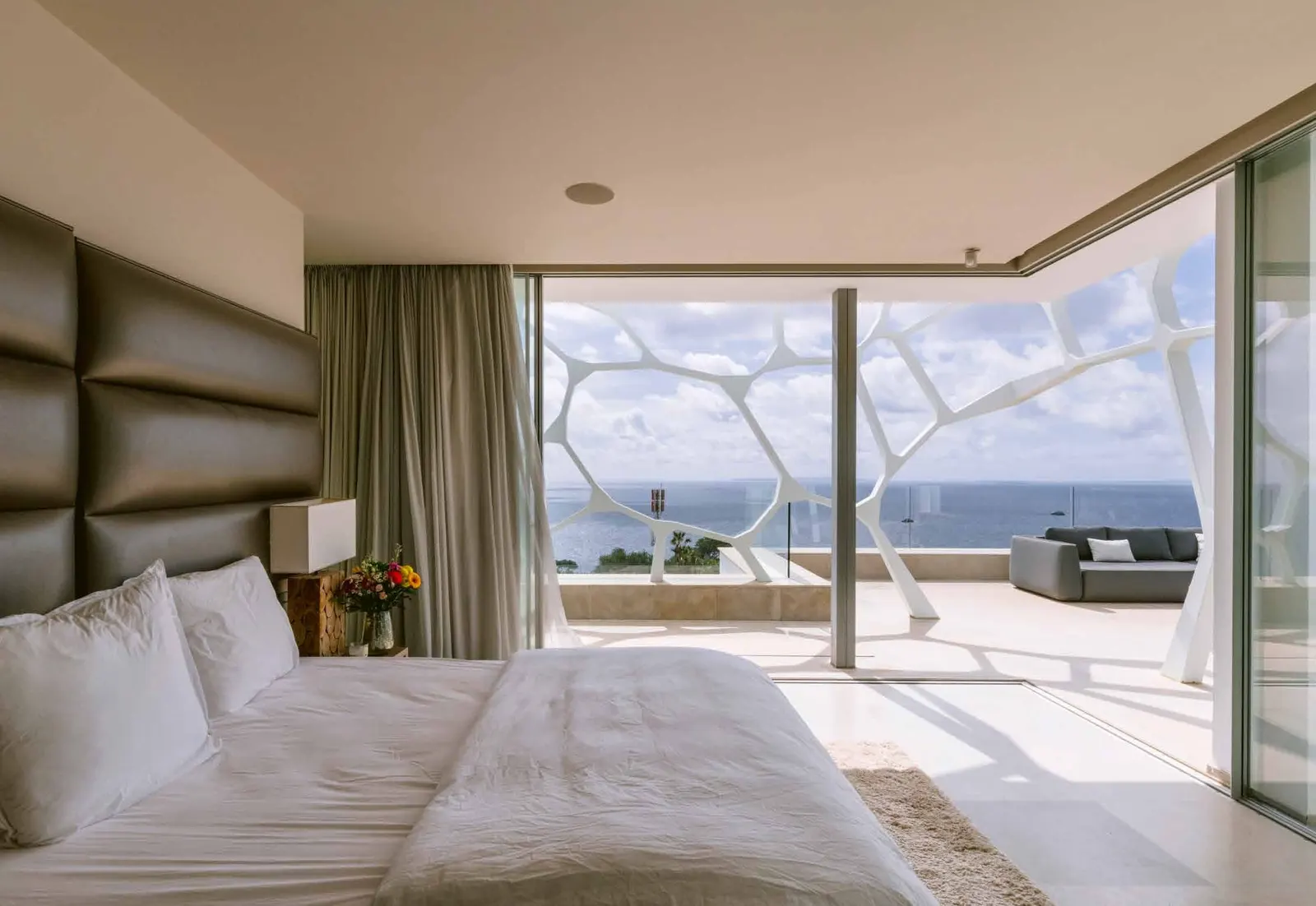 Bedroom with voronoi window